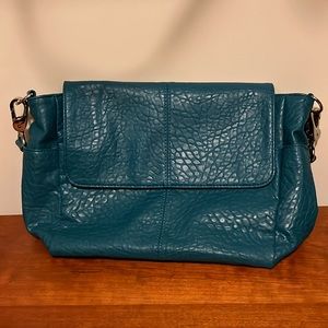 Teal handbag with magnetic close NWOT